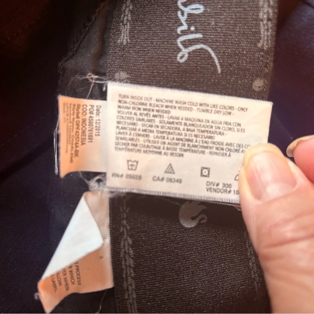 GLORIA VANDERBILT High Rise Black Jeans with Classic Style, Size: 14